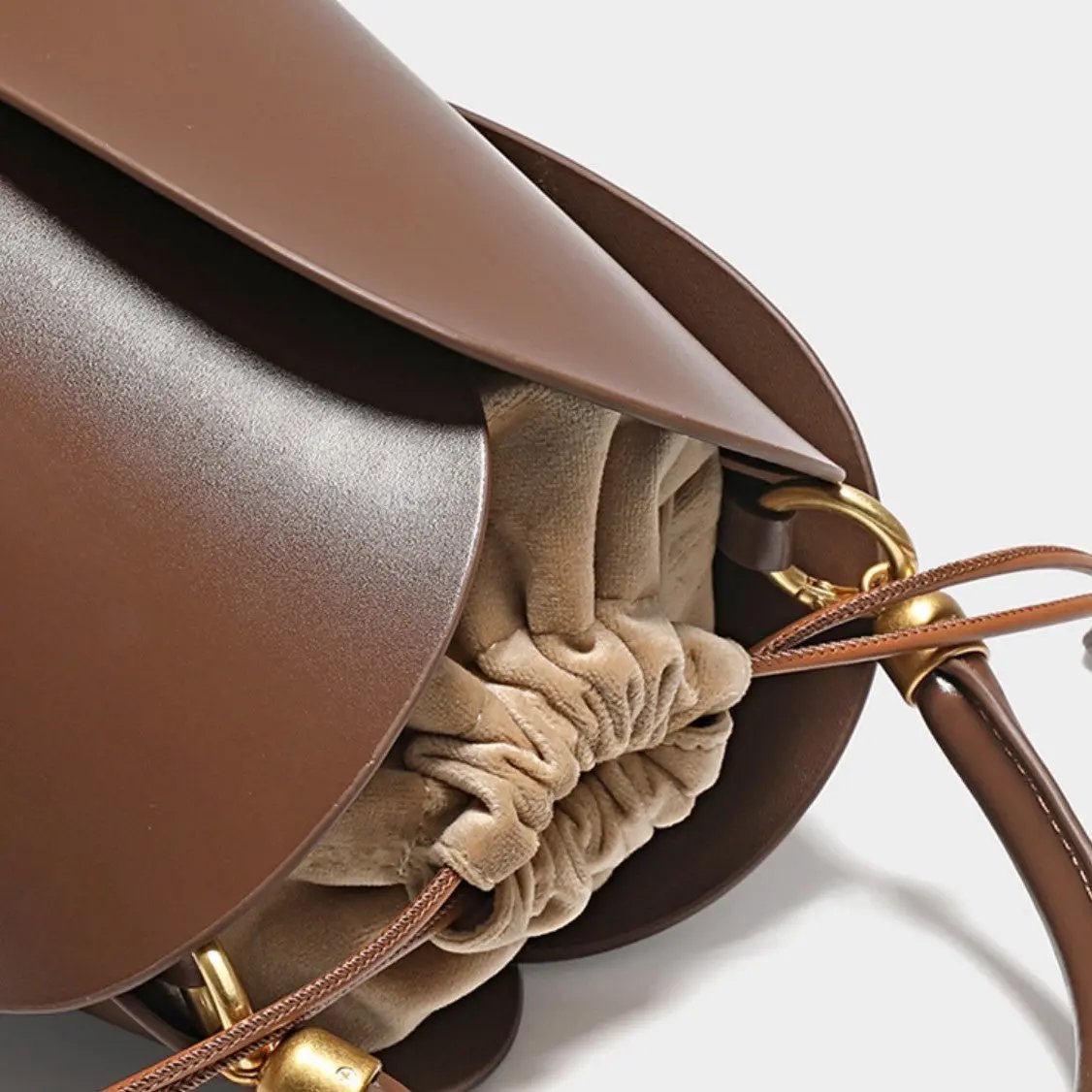 Willow Bucket Handbag LUXBAG