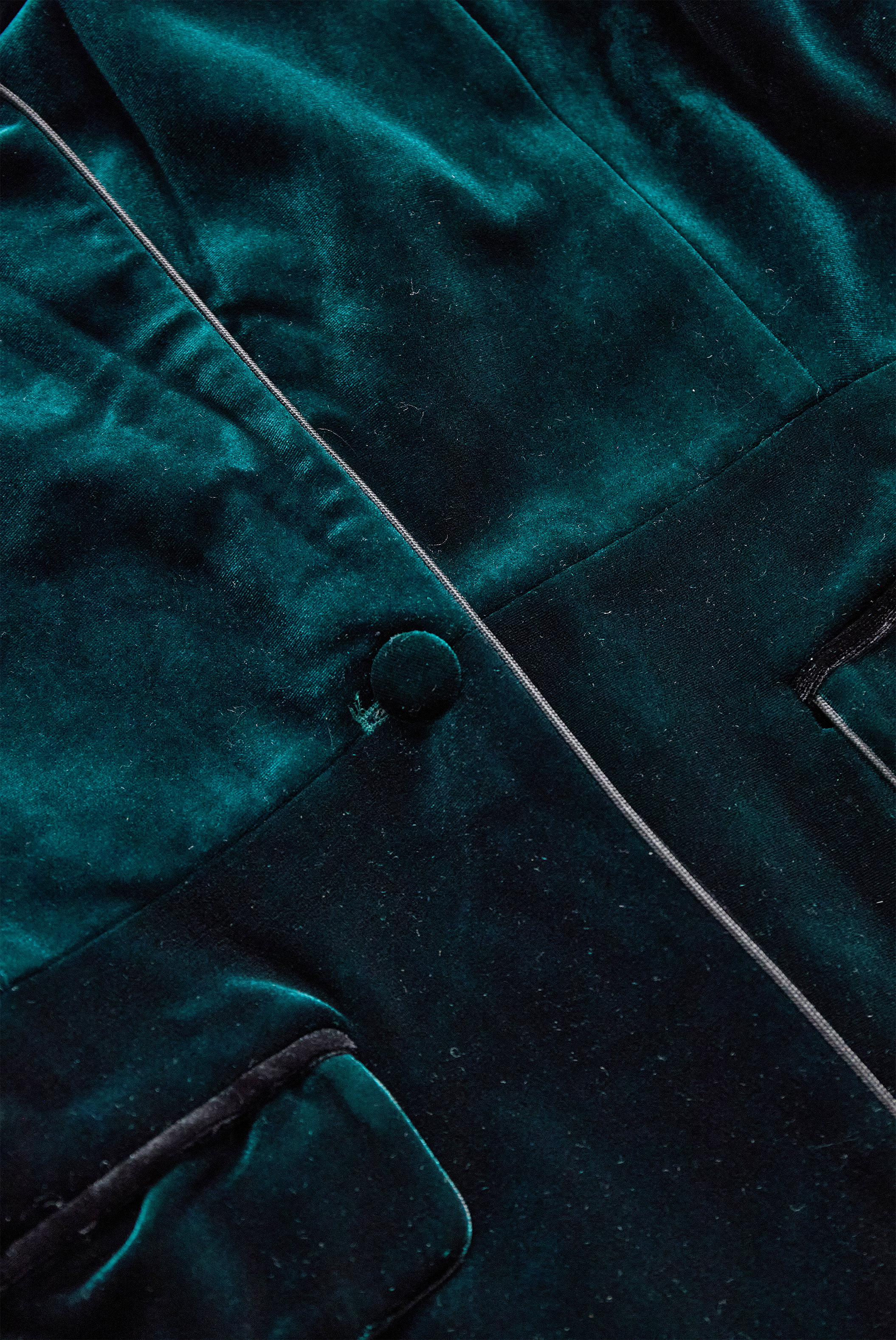 Emerald Velvet Blazer with Satin Lapels and Rose Embroidery MollyBoo